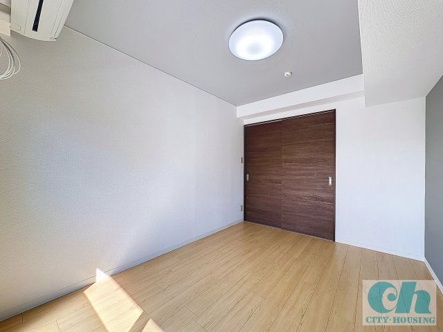 リッツ大森中央 303号室の洋室