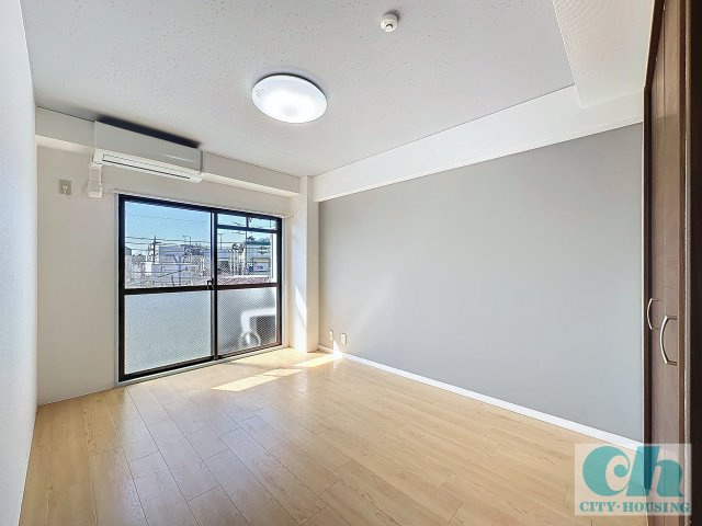 リッツ大森中央 303号室の洋室