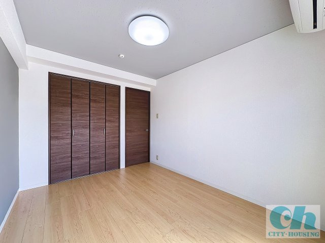 リッツ大森中央 303号室の洋室