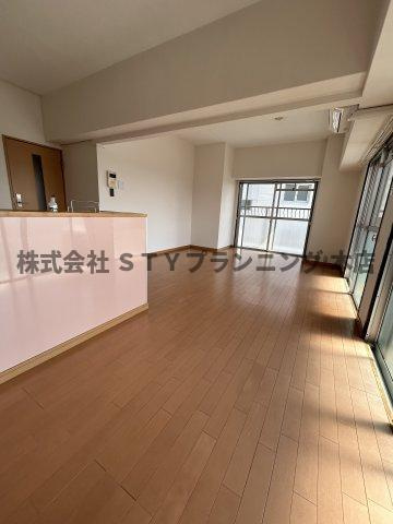 仲介手数料０円！日進ビルの居間・リビング