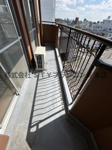 仲介手数料０円！日進ビルのバルコニー