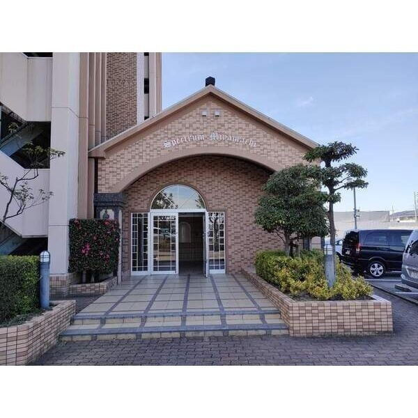 スペクトルティアラ宮町のエントランス