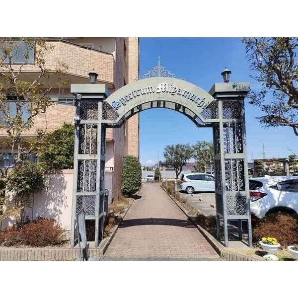 スペクトルティアラ宮町のエントランス