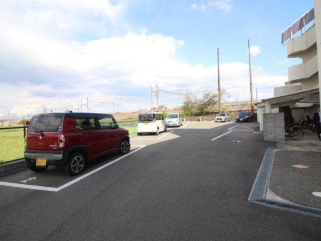 ハイツ長岡京の駐車場