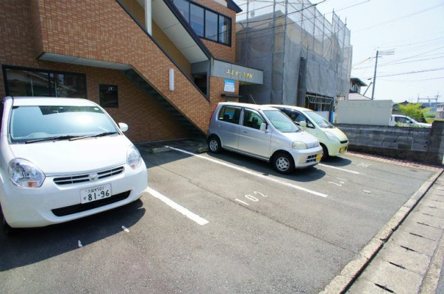 エミネンス津福の駐車場|駐車場です