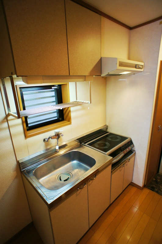 エミネンス津福のキッチン|コンパクトなキッチンで掃除もラクラク