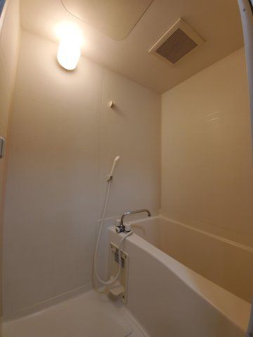 エミネンス津福の浴室|コンパクトで使いやすいお風呂です