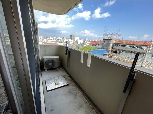 T's ioriのバルコニー