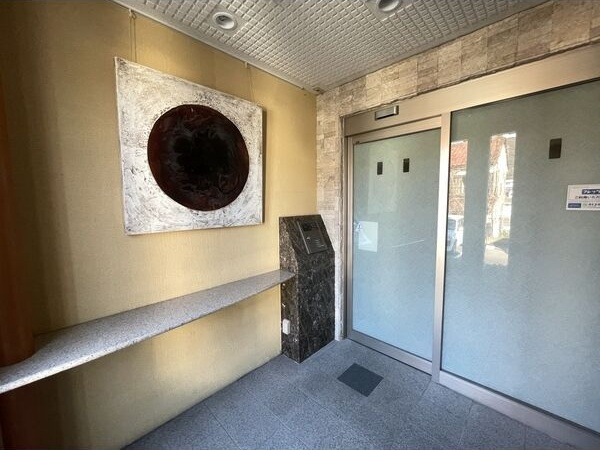 T's ioriのエントランス