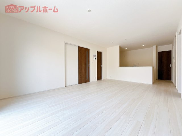 深谷市小前田第10　新築戸建　全11棟の居間・リビング