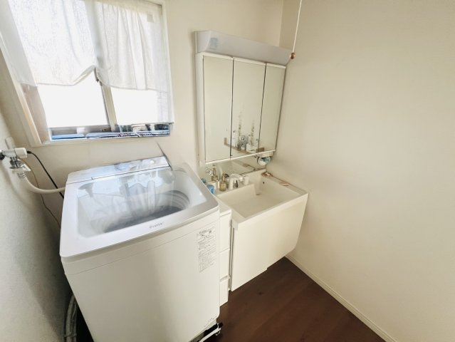 高崎市倉賀野町　中古住宅の独立洗面台