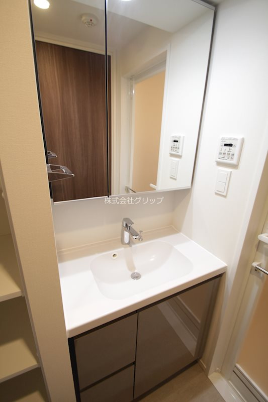 パークアクシス横濱高島町の独立洗面台