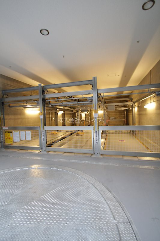 パークアクシス横濱高島町の駐車場