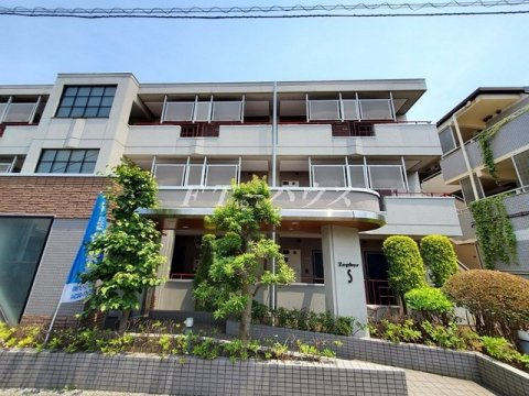 ゼファ・エスのエントランス