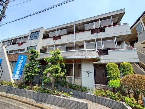 ゼファ・エスの外観