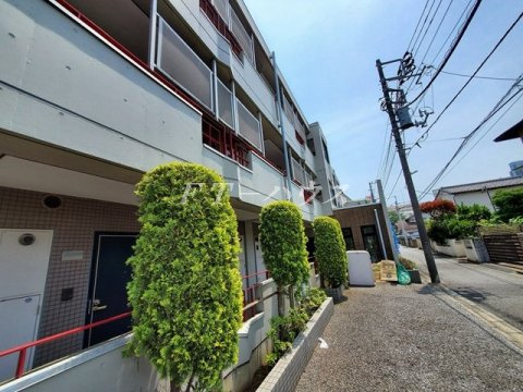 ゼファ・エスのエントランス