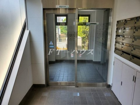 ゼファ・エスのバルコニー