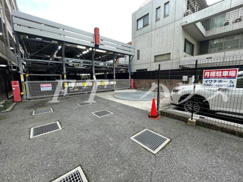 ヴィレッジハウス幕張本郷の駐車場