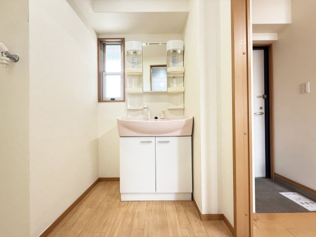 ラ・フルールの独立洗面台