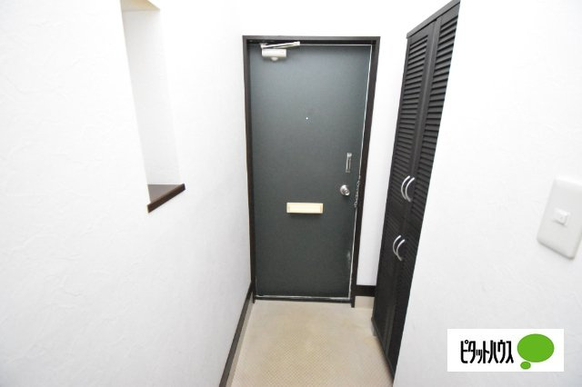 グリーンハウス敷島の玄関