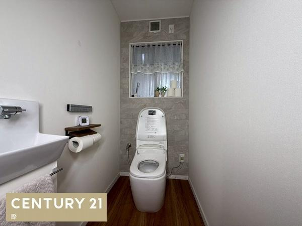 和歌山市新高町　中古戸建のトイレ