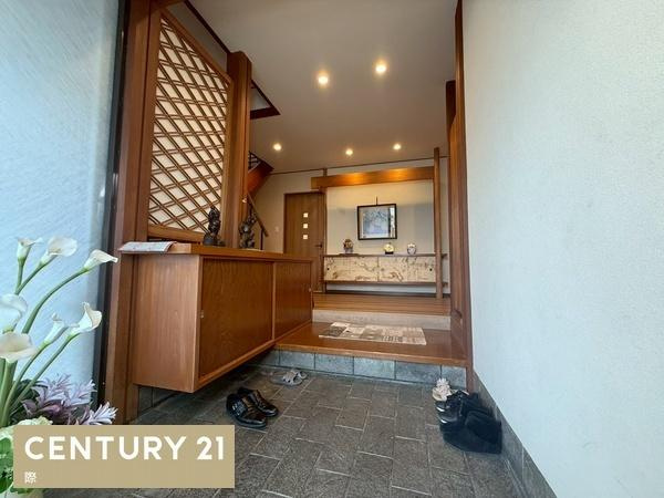 和歌山市新高町　中古戸建の玄関