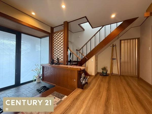 和歌山市新高町　中古戸建の玄関