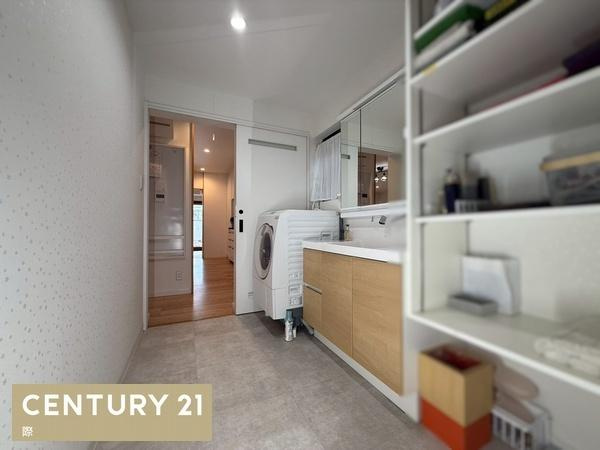 和歌山市新高町　中古戸建の独立洗面台