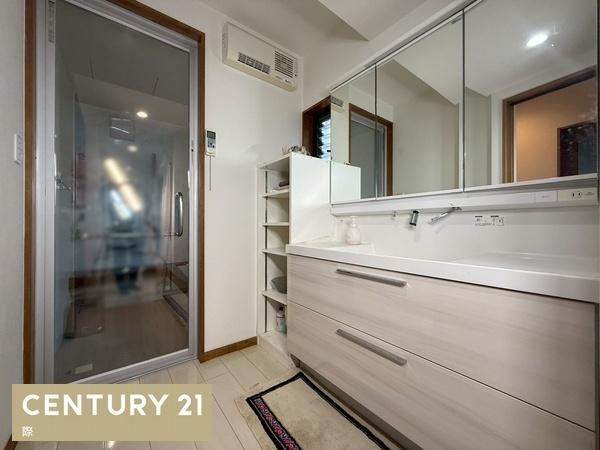 和歌山市新高町　中古戸建の独立洗面台