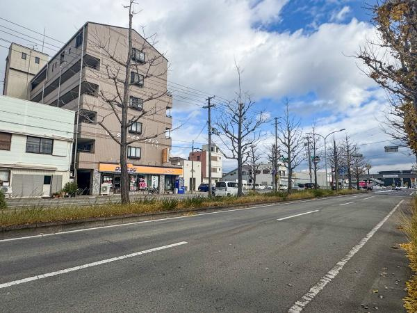 和歌山市中之島一棟アパート（ロジュマン）の前面道路含む現地写真
