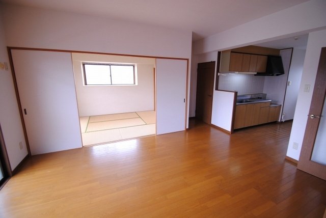 風祭ハイツの居間・リビング|同物件　イメージ写真