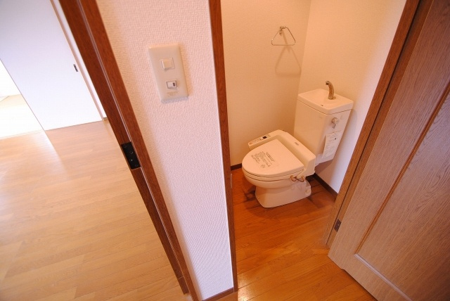 風祭ハイツのトイレ|同物件　イメージ写真