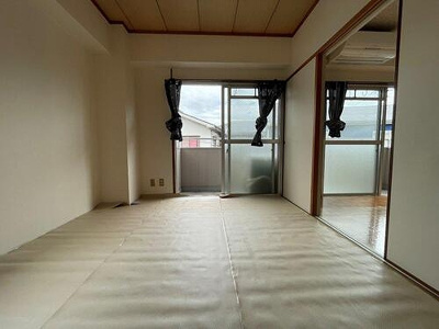 【その他】 | コーポエルム | 和室：約6.0畳（バルコニー方向）