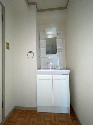 【洗面所】 | コーポエルム | シャワーヘッド付