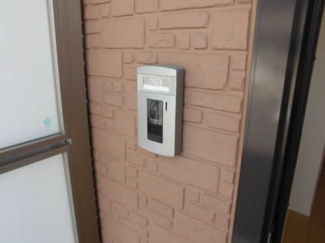 【エントランス】 | 玄関はWロックのディンプルキーです