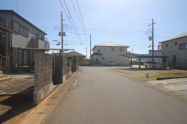 結城市中央町2丁目の前面道路含む現地写真
