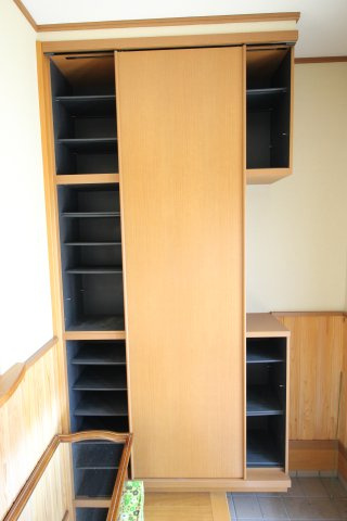 結城市中央町2丁目の玄関