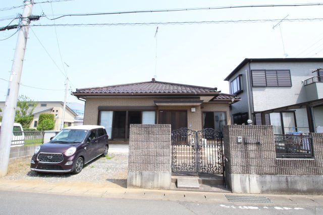 結城市中央町2丁目の前面道路含む現地写真