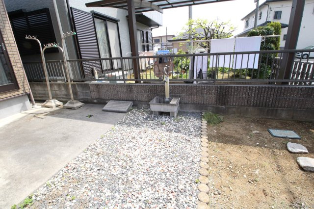 結城市中央町2丁目の庭