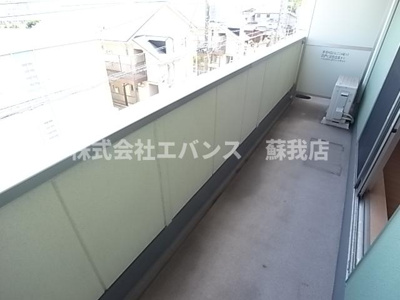 【バルコニー】 | フォレストコート青葉 | 外からの目が気にならないバルコニーで洗濯物が干せます