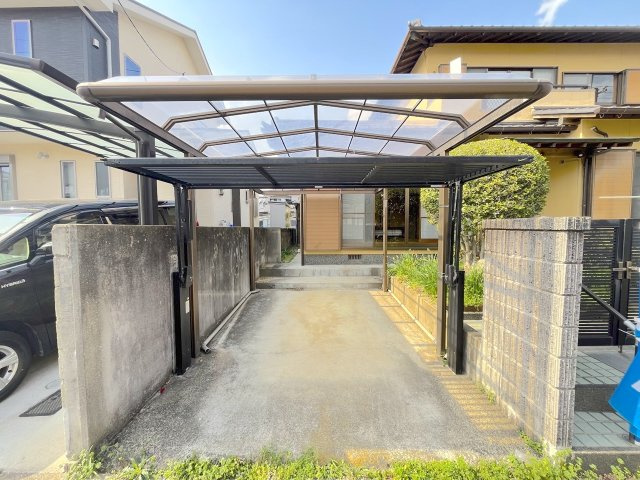 鶴田4丁目戸建ての駐車場