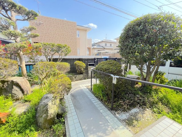 鶴田4丁目戸建てのエントランス