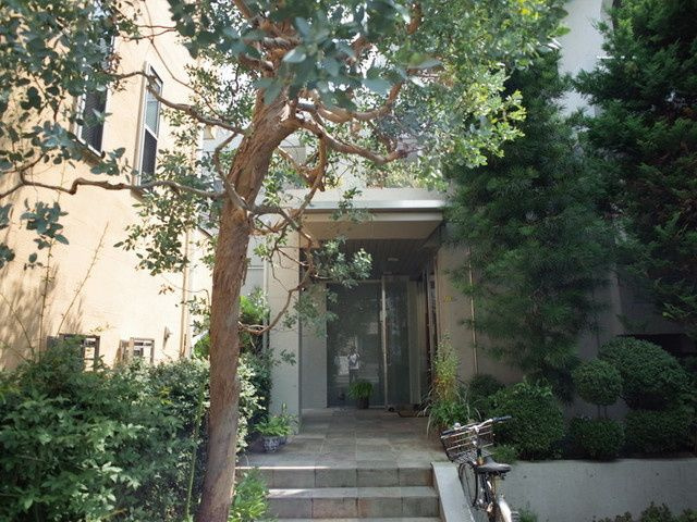 CRESTのエントランス