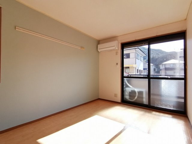 神戸市須磨区多井畑東町のアパートの居間・リビング|リビング室内