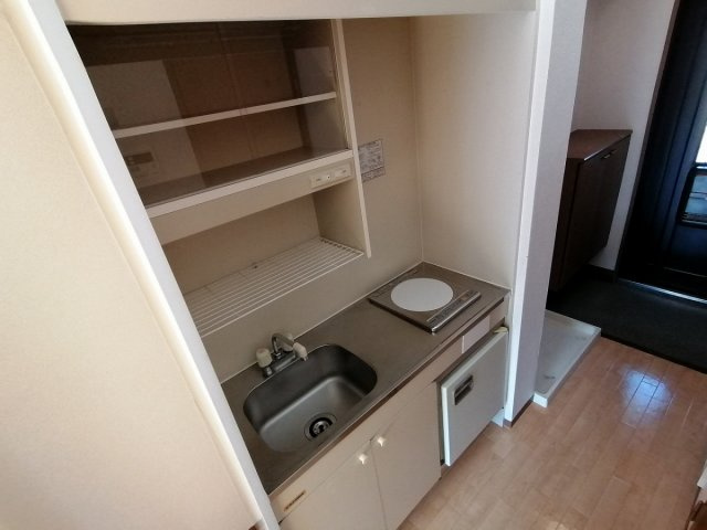 神戸市須磨区多井畑東町のアパートのキッチン|キッチン（ＩＨコンロ）