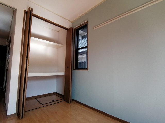 神戸市須磨区多井畑東町のアパートの収納|クローゼット収納