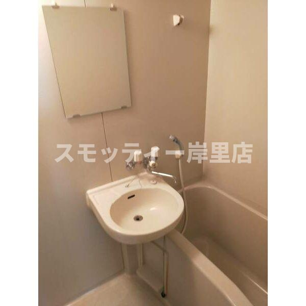 ロフティ清水丘の浴室
