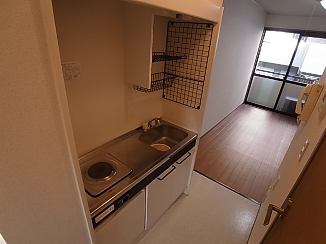 神戸市北区鈴蘭台南町１丁目のアパートのキッチン