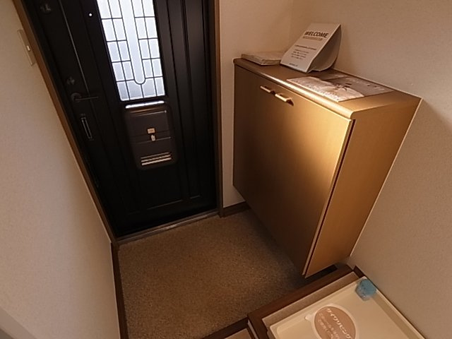 神戸市北区鈴蘭台南町１丁目のアパートの玄関|シューズボックス付き