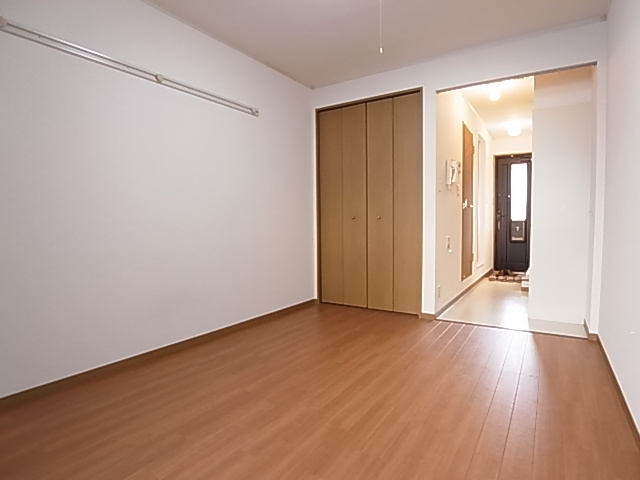 神戸市北区鈴蘭台南町１丁目のアパートの内装|洋室